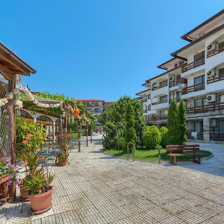 Robinson Beach Apartments Elenite Buitenkant foto