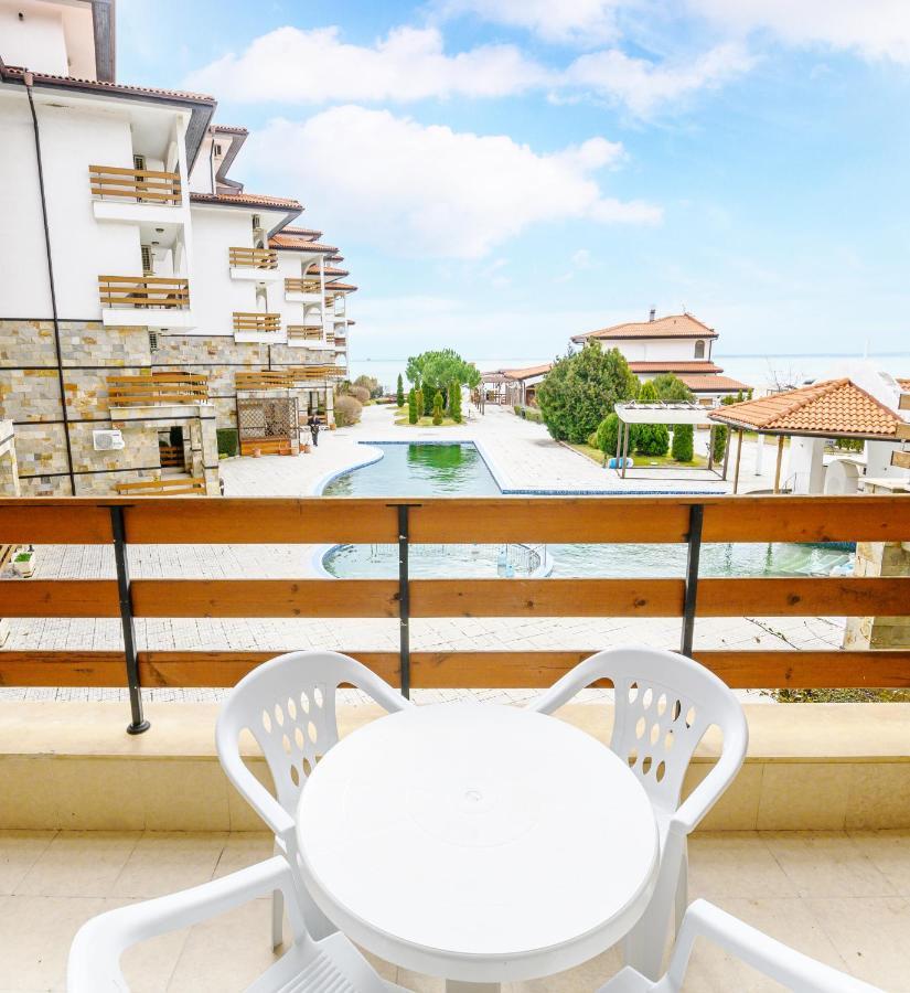 Robinson Beach Apartments Elenite Buitenkant foto