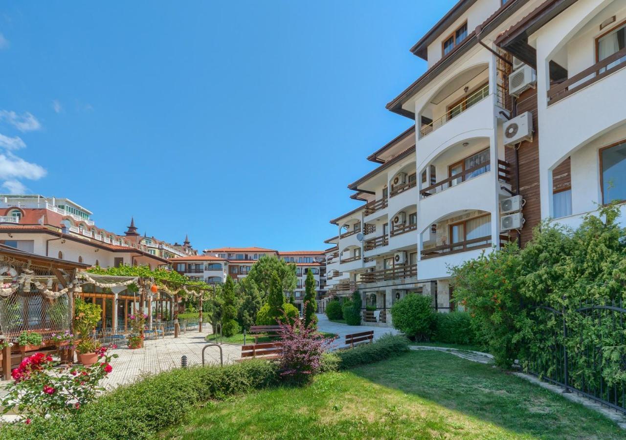 Robinson Beach Apartments Elenite Buitenkant foto