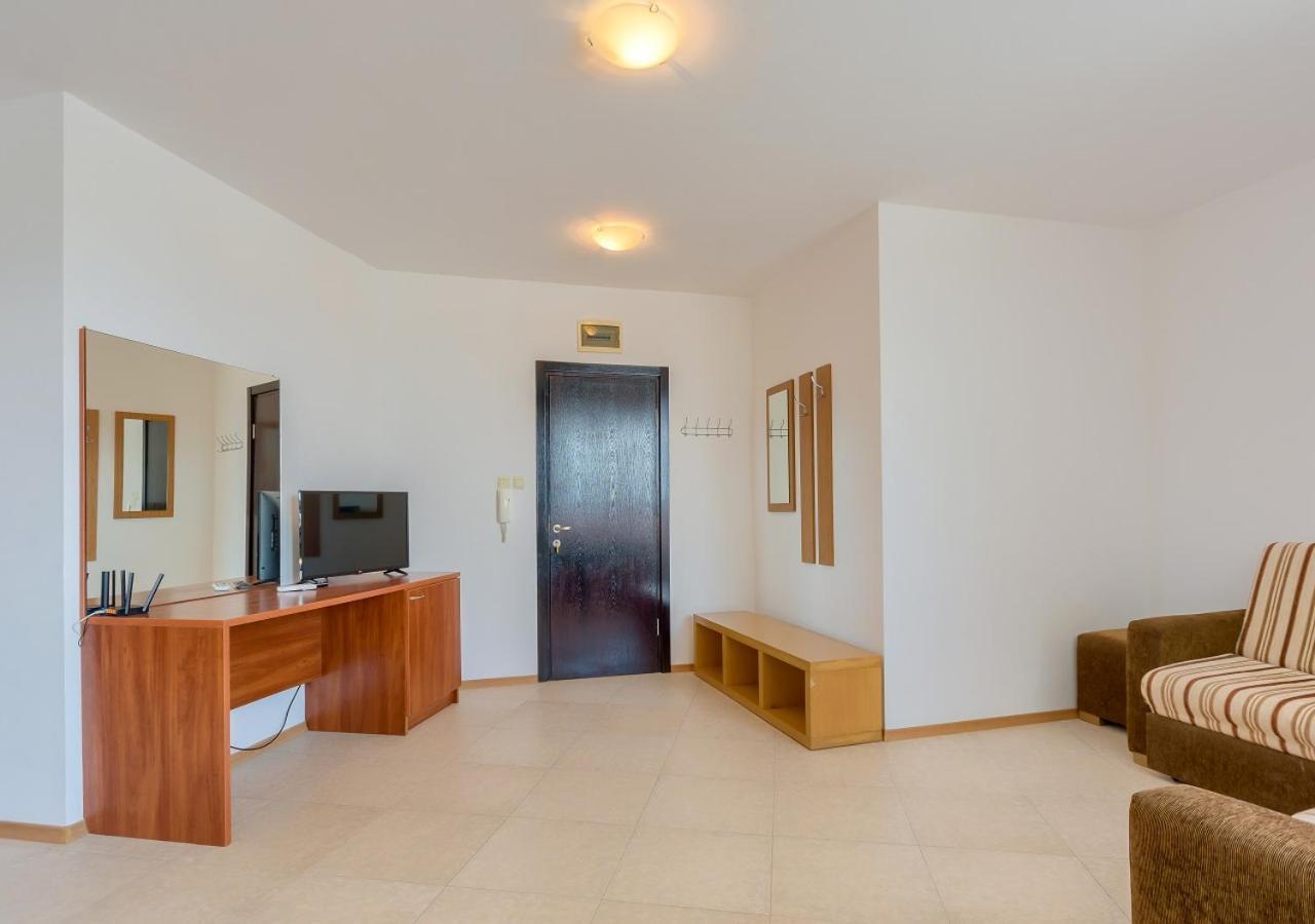 Robinson Beach Apartments Elenite Buitenkant foto