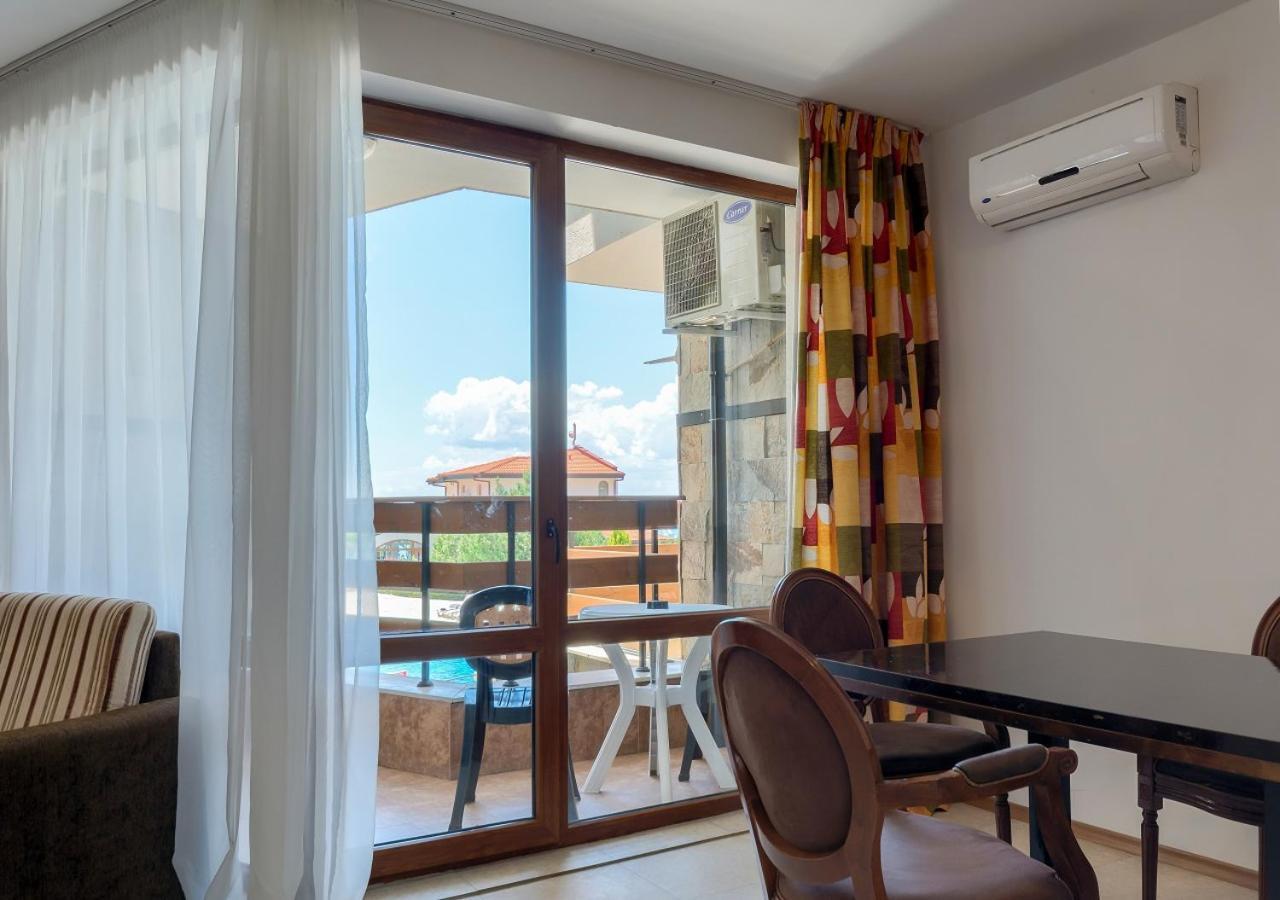 Robinson Beach Apartments Elenite Buitenkant foto