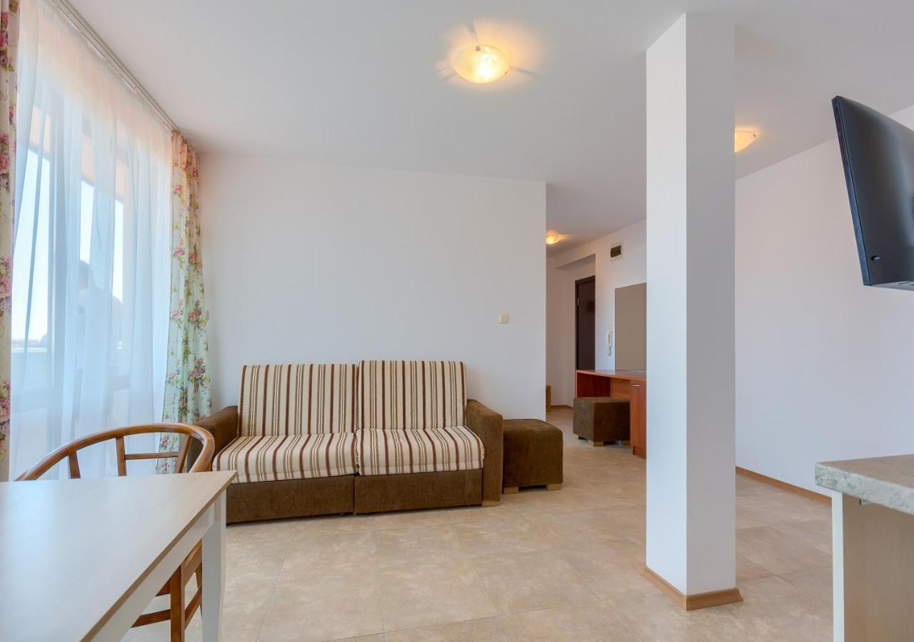 Robinson Beach Apartments Elenite Buitenkant foto