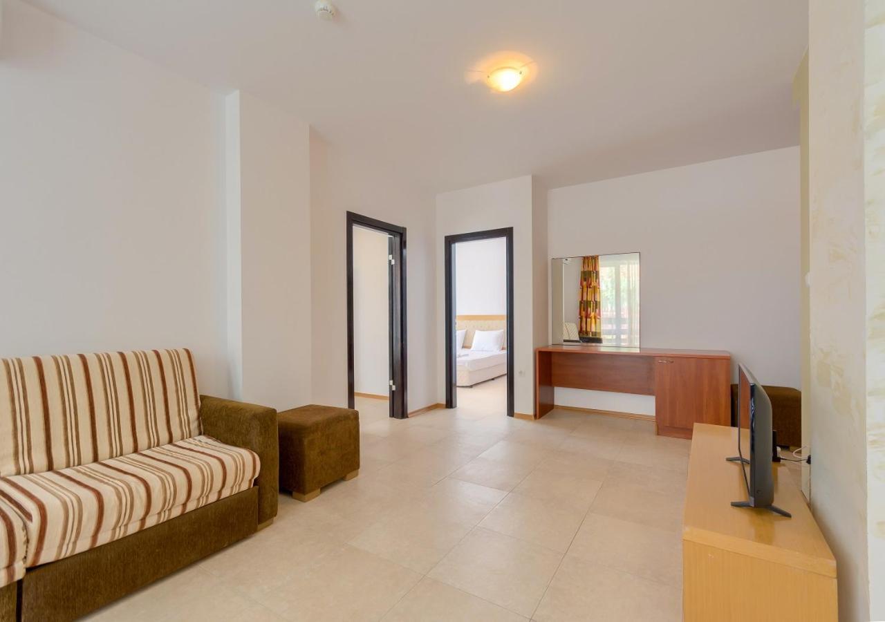 Robinson Beach Apartments Elenite Buitenkant foto