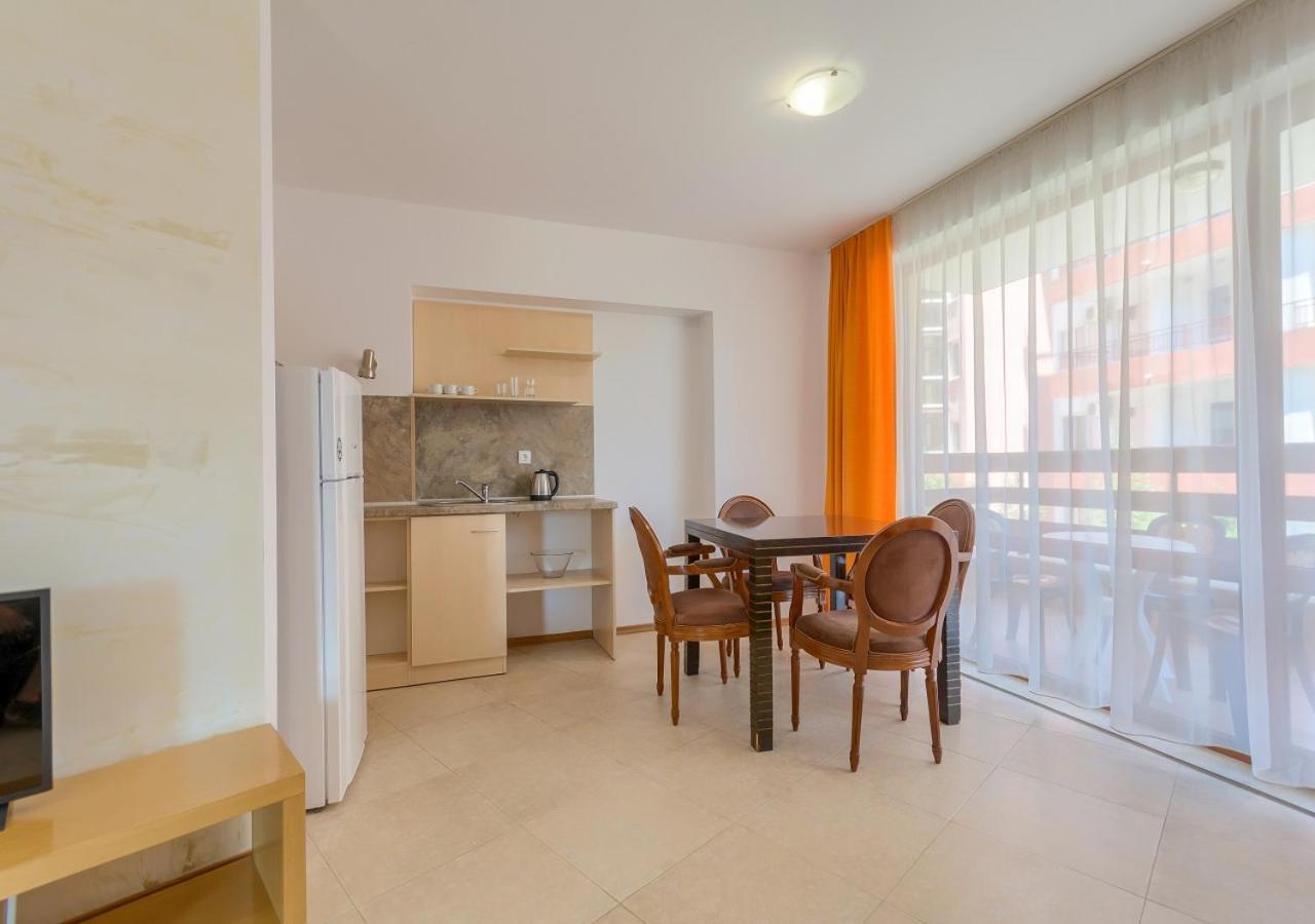 Robinson Beach Apartments Elenite Buitenkant foto
