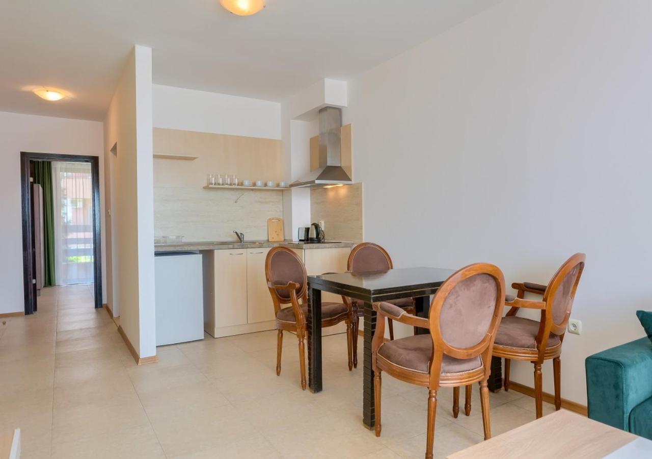Robinson Beach Apartments Elenite Buitenkant foto